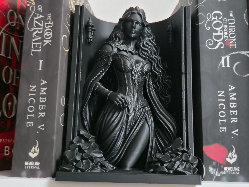 Dark Queen Book Nook – Gothic Fantasy Queen
