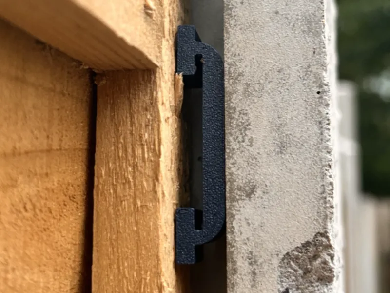 Fence rattle remover