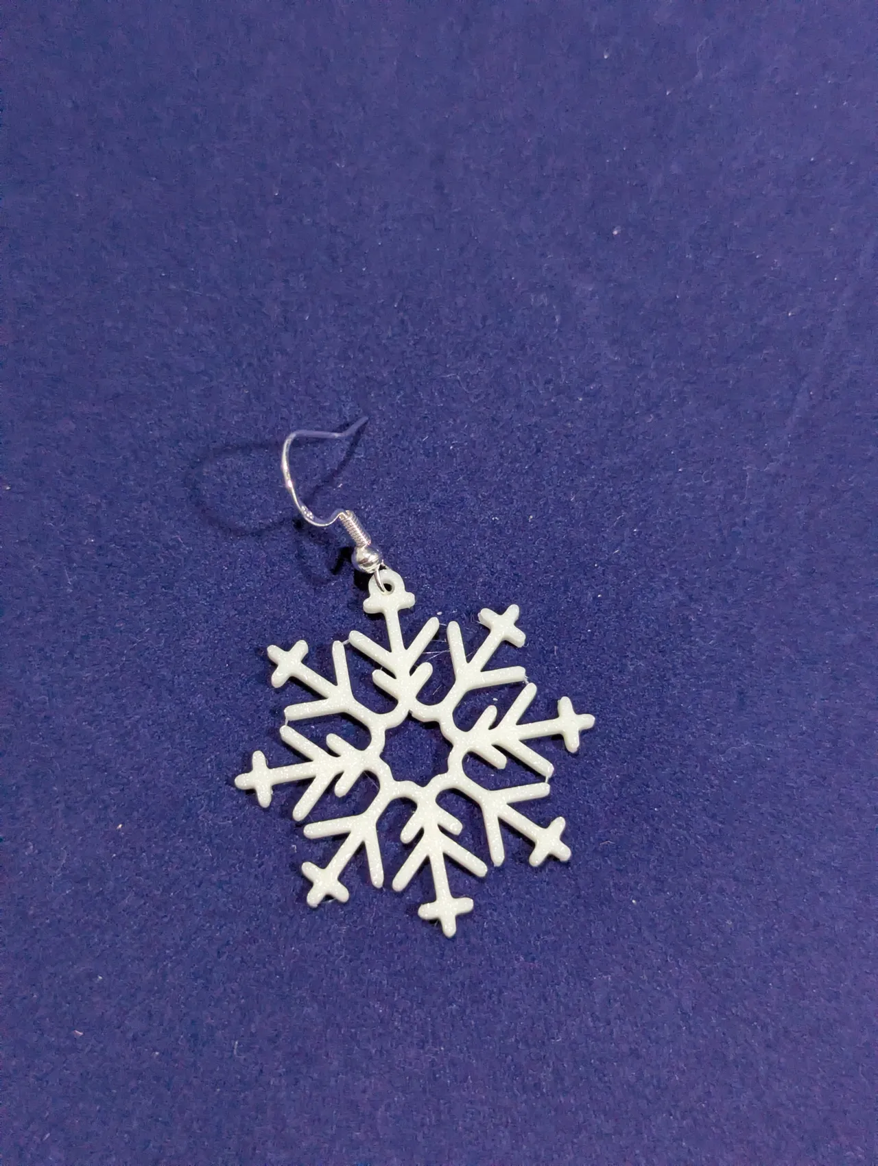 Snowflake earrings - crosses view 4