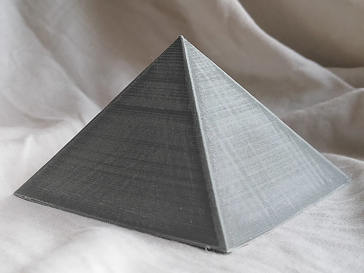 Grande Pyramide de Gizeh miniature
