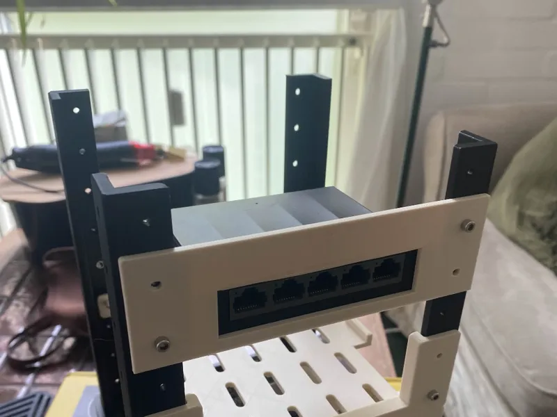 microlab TPlink network switch 2U