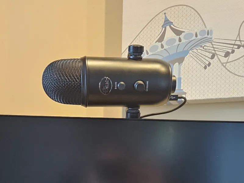 vesa.blue.yeti.MountandMicArm