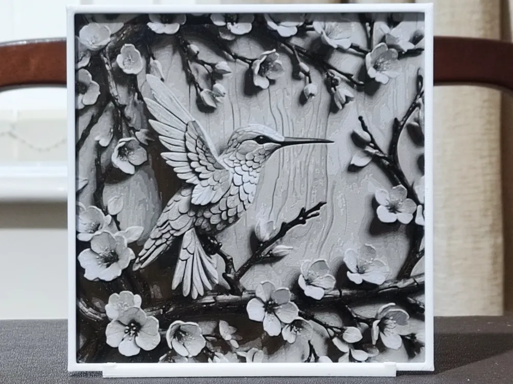 Cuadro decorativo en 3D: Carved Sakura Hummingbird - 4 Color HueForge. Referencia del modelo original.