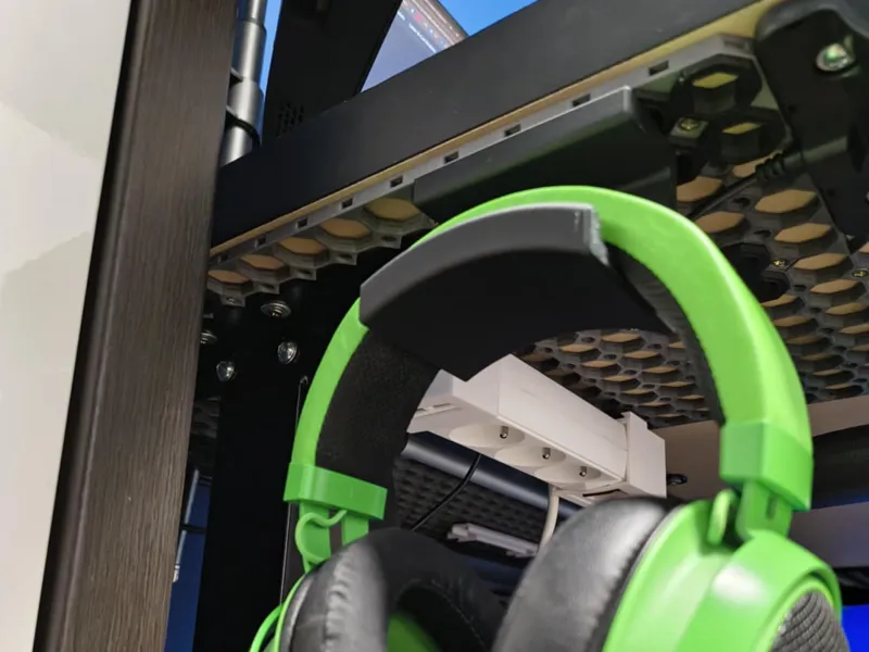 Headphone Holder (Under-Desk for multiboard)