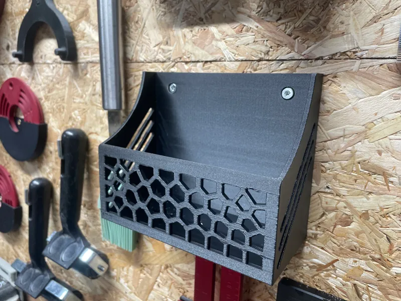 Wall mounted bin