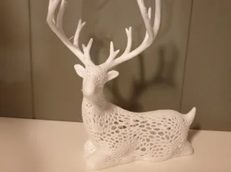 Deer | stag laying | voronoi pattern
