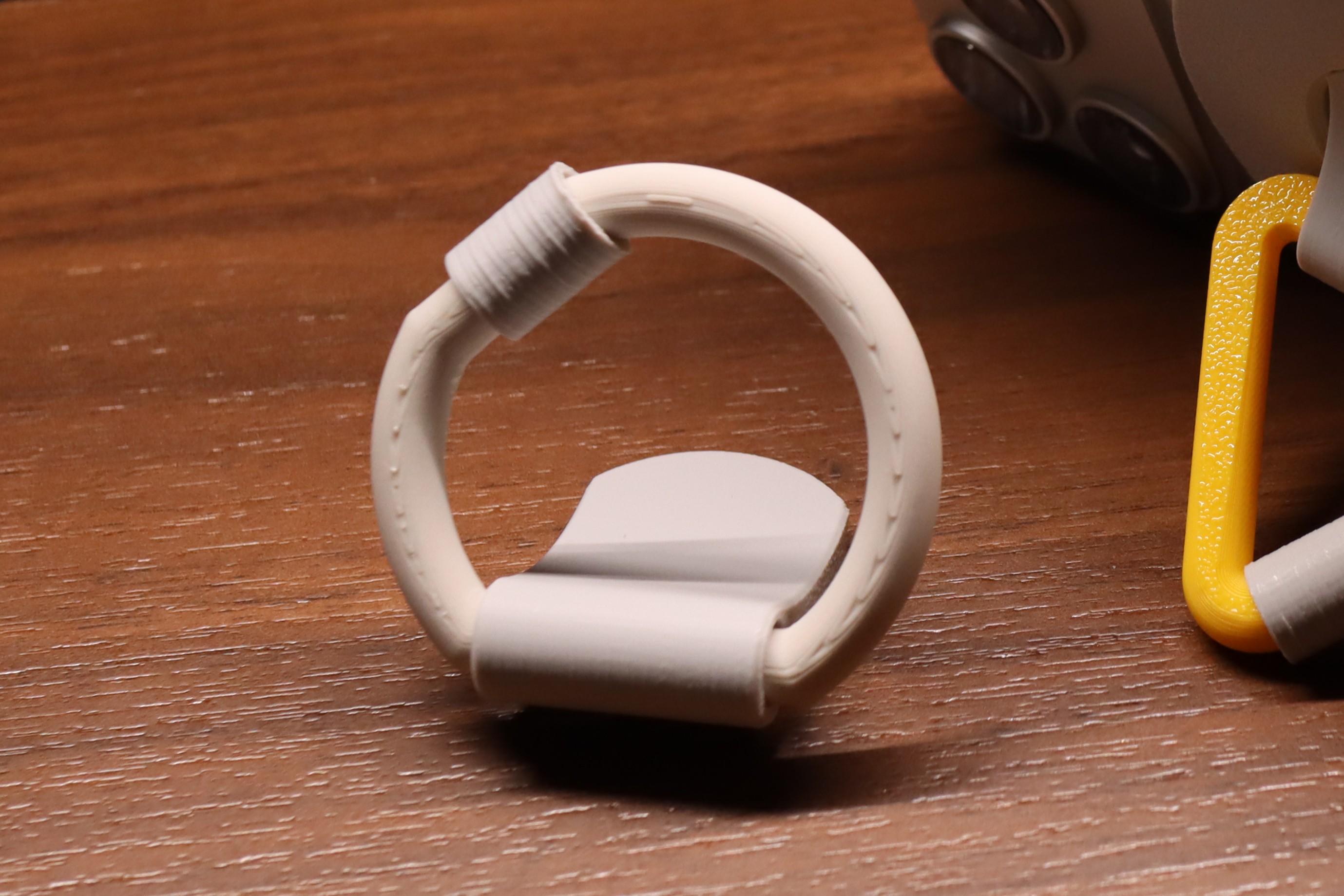 Miniatura 1 do modelo 3D 【iPhone磁吸】幽浮环手机支架 无需胶水螺丝 magesafe配件