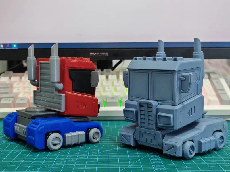 卡通Q版卡车变形金刚擎天柱Cartootruck Transformer OptimusPrime