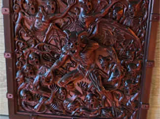 Dunkles Relief im Horror-/Fantasy-Stil