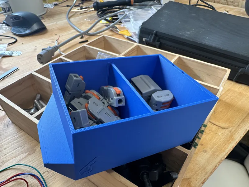 GEN2-QL Bins with Dividers - Medium