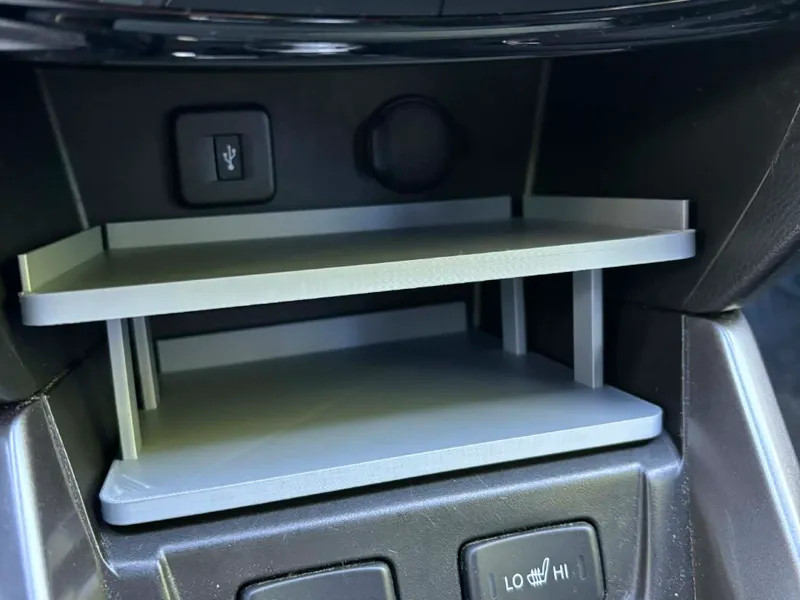 Suzuki Vitara (2024) key and phone holder
