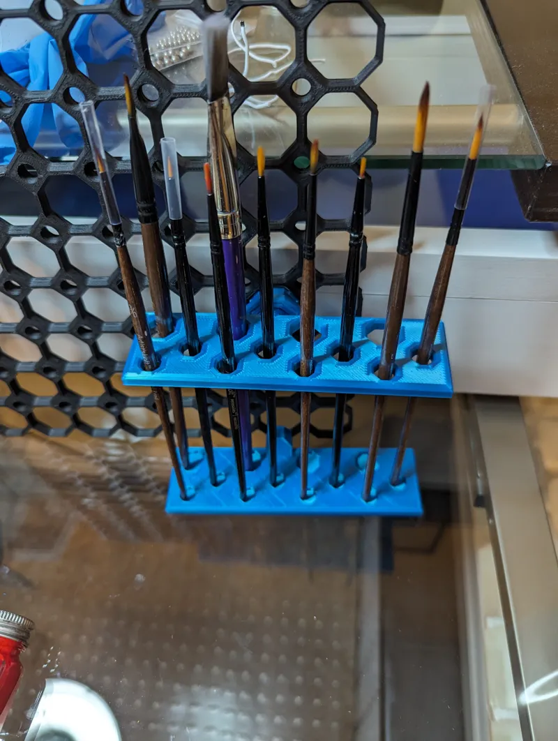 Multiboard Adaptive Brush Holder