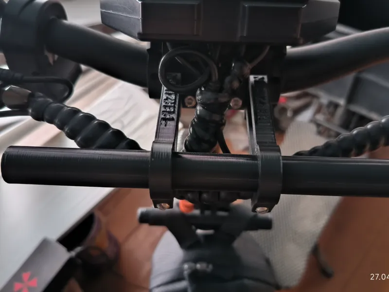 кронштейн на руль kugoo m5 pro