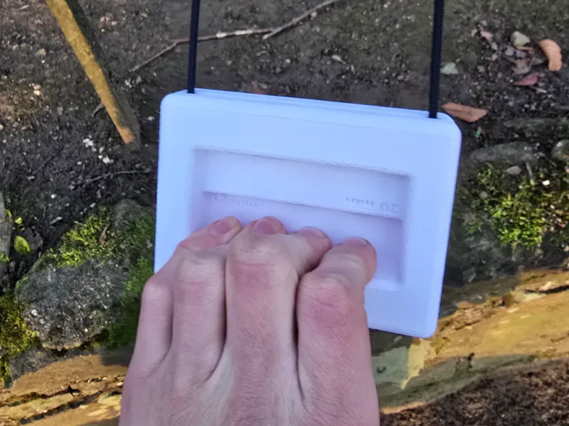 Portable Hangboard for climbing and bouldering