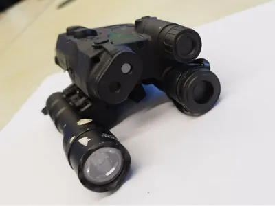 peq_FL_Scoutlight_A060164_combo_mount