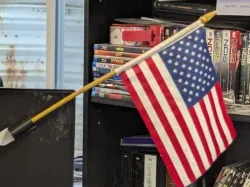 Small Flag Holer
