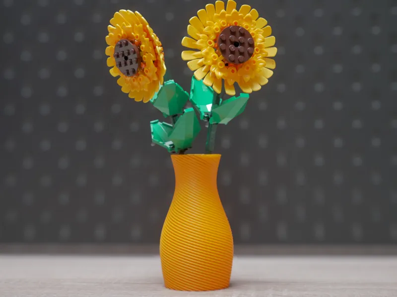 Small Vase 01 | With brick flowers insert