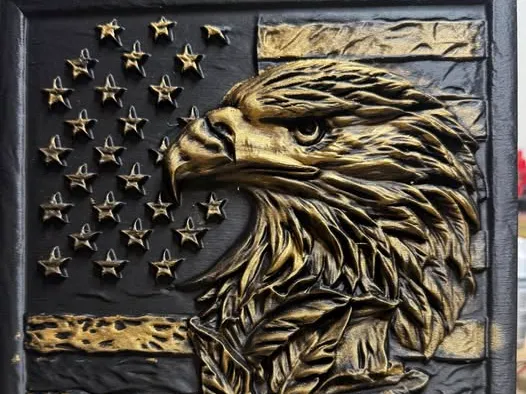 Bas-relief aigle et drapeau