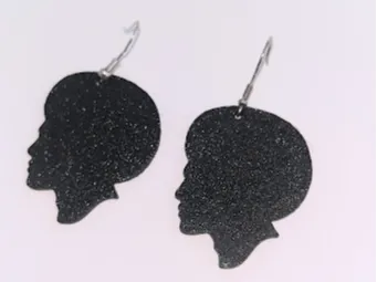 BRINCO BLACK POWER CABELO AFRO HOMEM