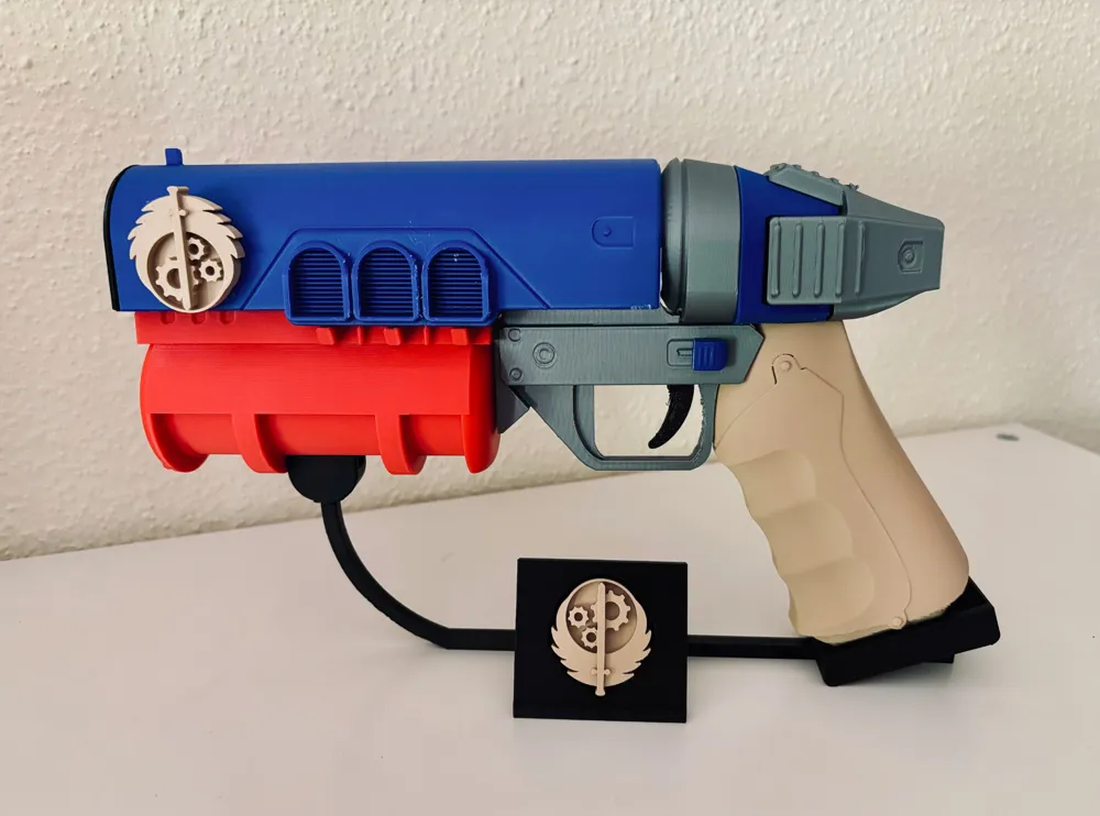 Fallout Crusader Pistol 76 Stand Remixed by Acheituno - MakerWorld