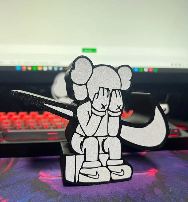Kaws Nike lightbox