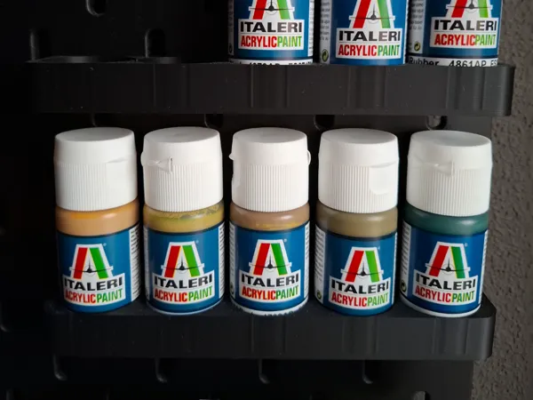 Range-peintures Italeri pour panneau Skådis