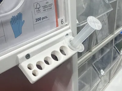 Syringe holder for ambulance