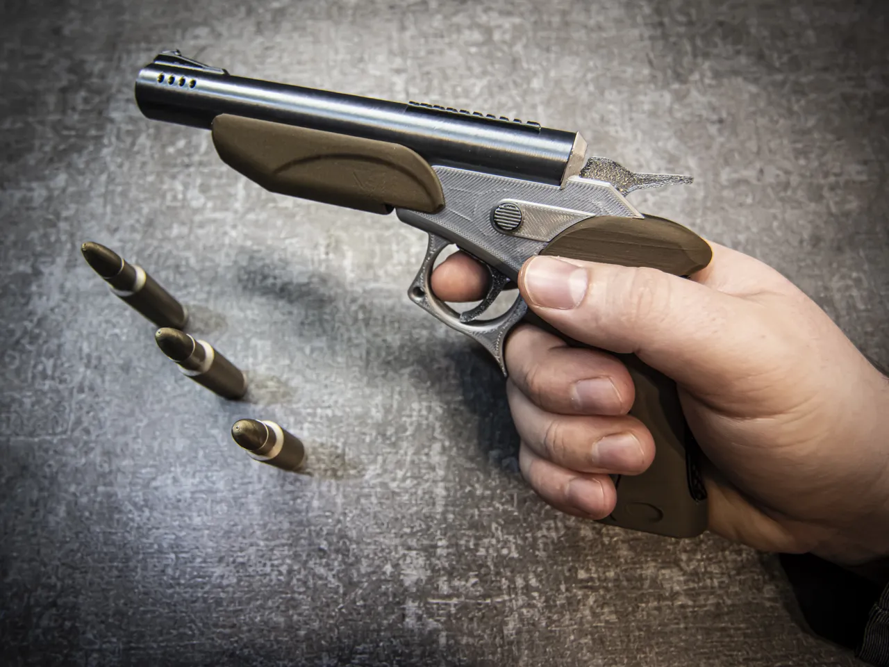Hunting Pistol - One-Shot Long-Range - Fidget Toy view 2