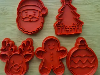 0traditional Christmas cookie cutters