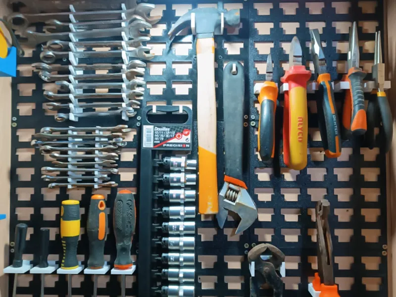 Panel para organizar herramientas más accesorios
