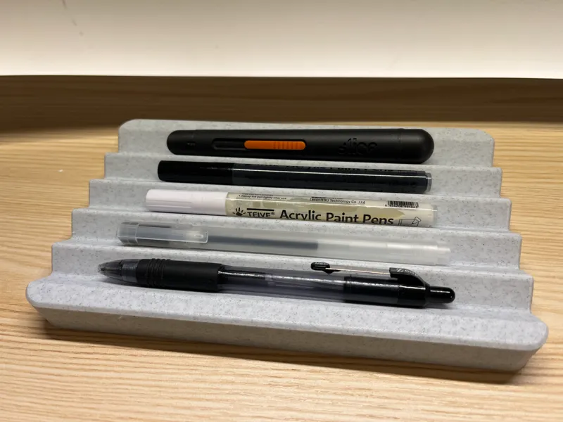 Minimal Pencil Tray
