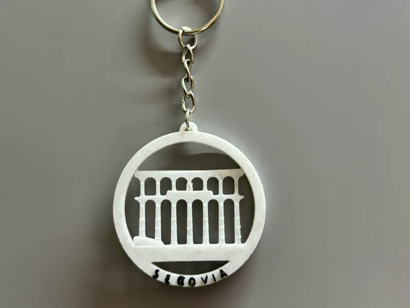 Roman acueduct of Segovia in a keychain