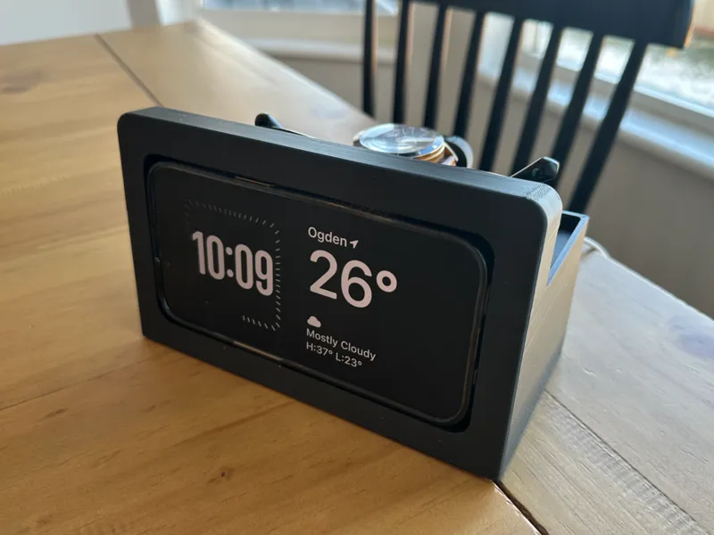 iPhone 16 MagSafe Dock