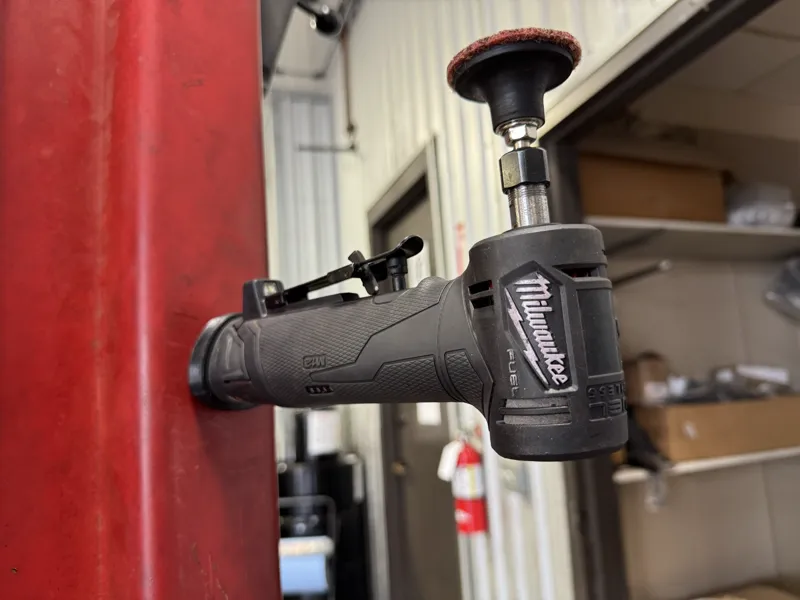 Milwaukee 2.5/3ah magnet battery case 