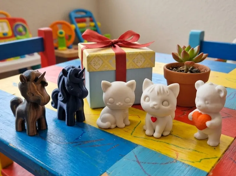 Cute Figurines to Bring Joy to Kids (Pieksekisten)
