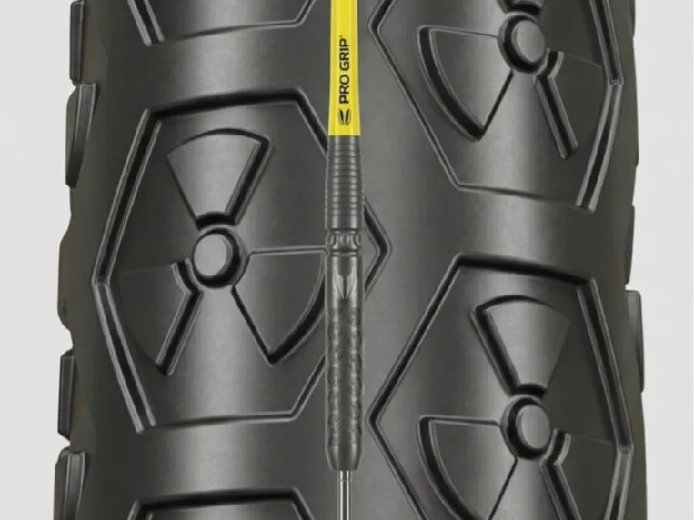 Luke Littler Premier League Edition – Giant Dart