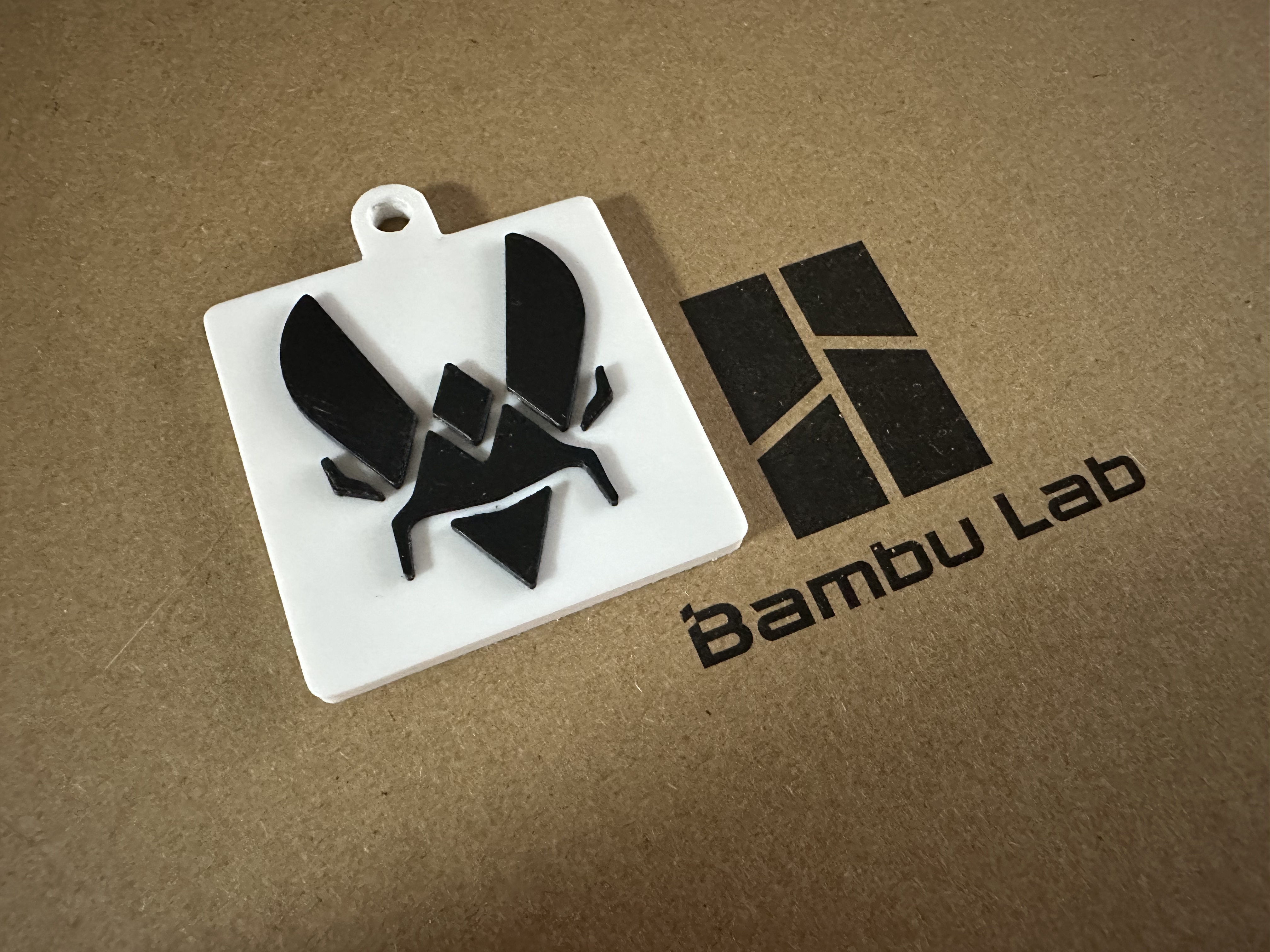 Miniatura 5 do modelo 3D CS2战队钥匙扣