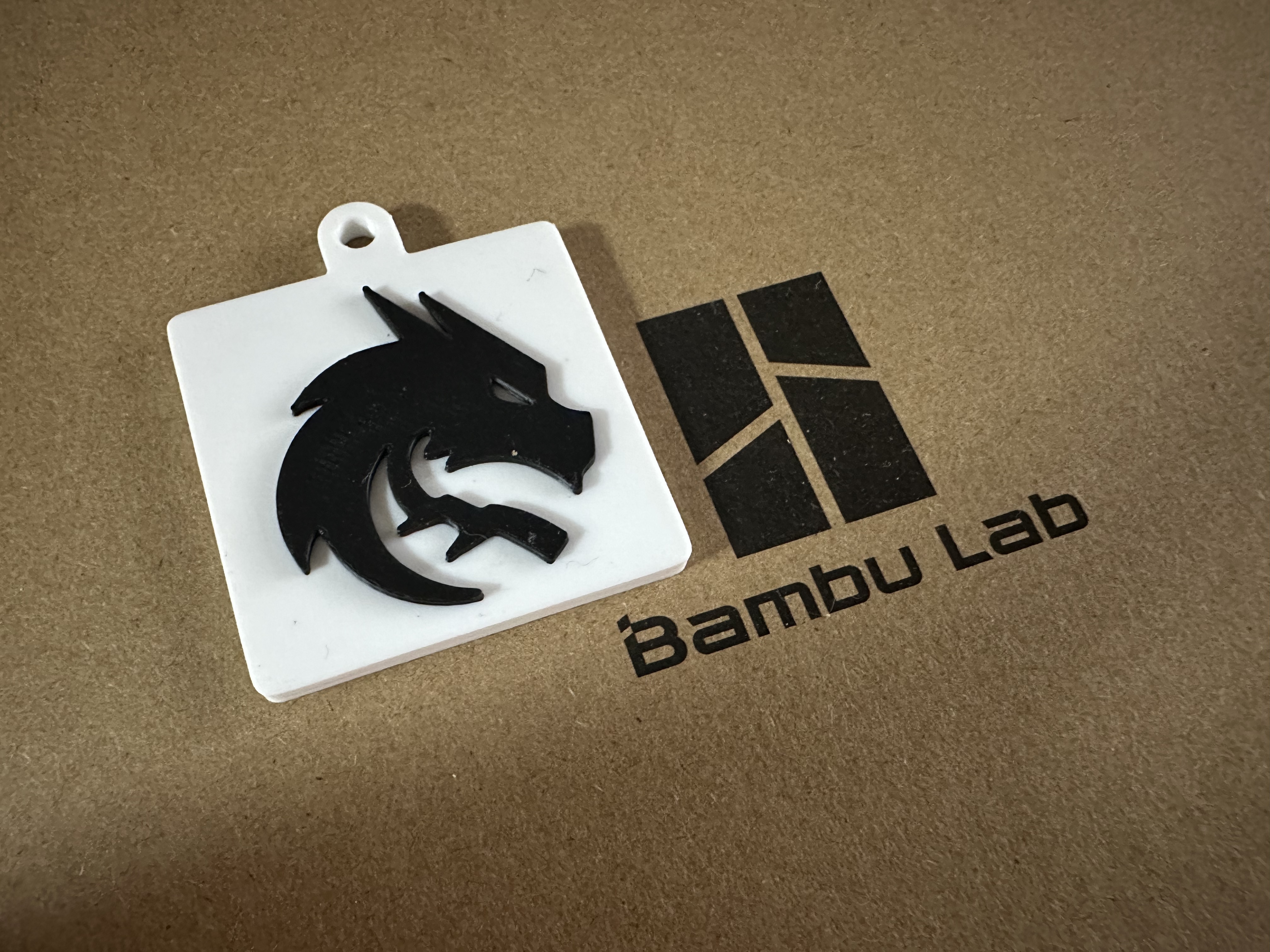 Miniatura 6 do modelo 3D CS2战队钥匙扣