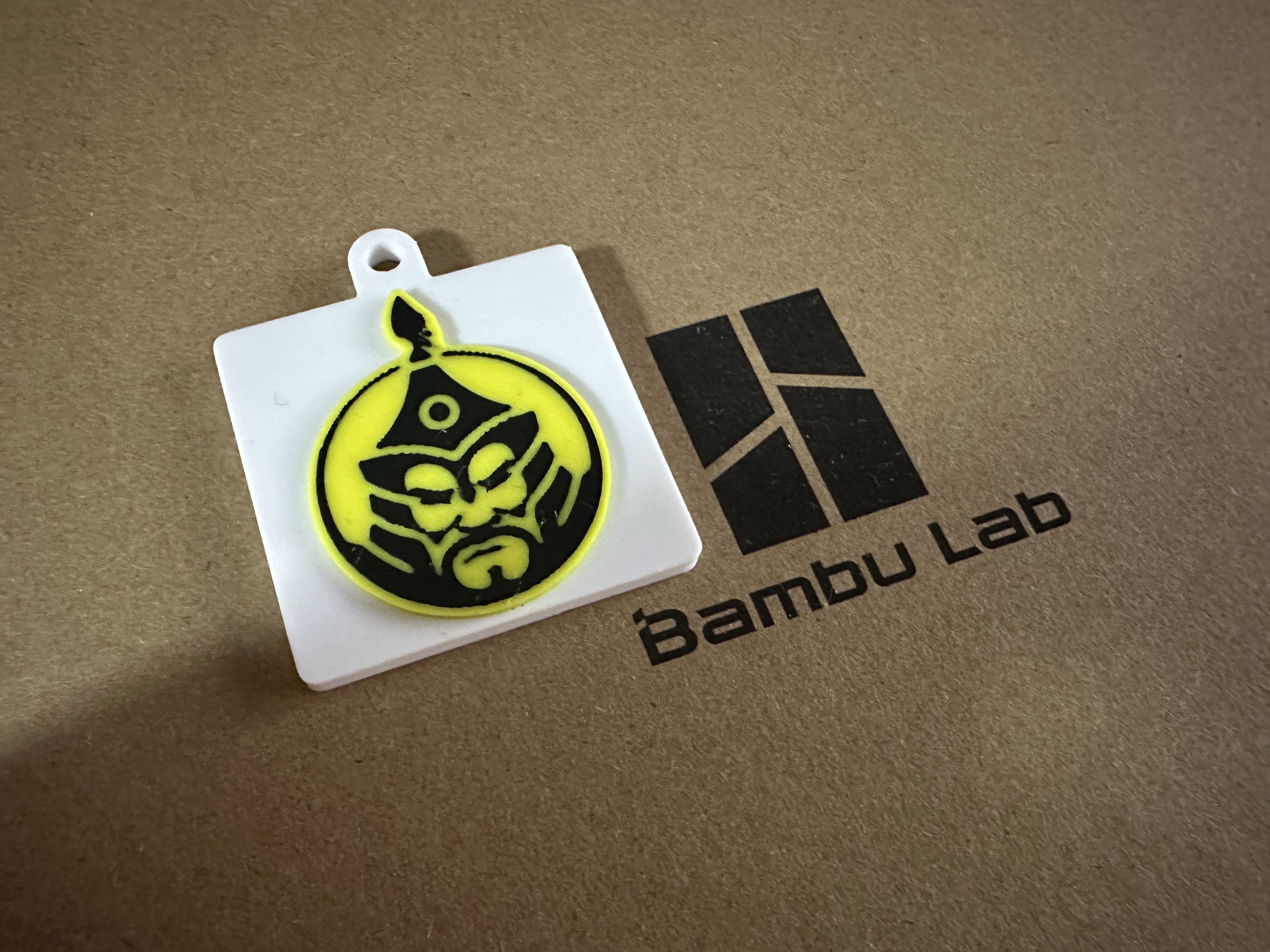 Miniatura 9 do modelo 3D CS2战队钥匙扣