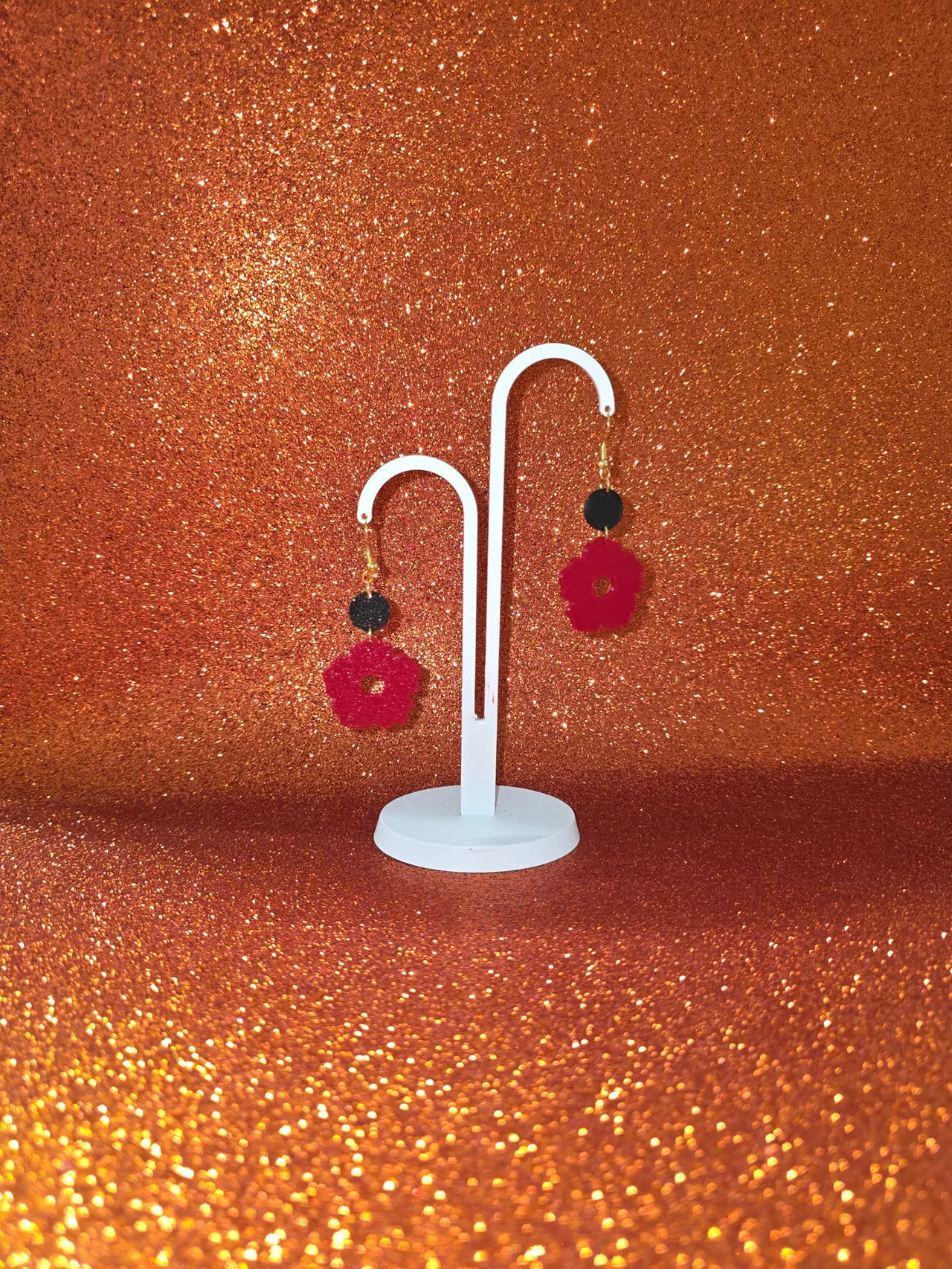 Wavy flower earrings view 3
