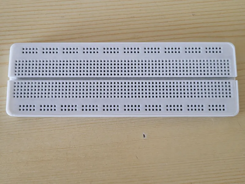 Premium Look BreadBoard 830p