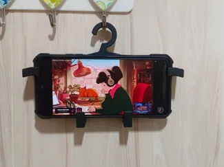 Phone hanger