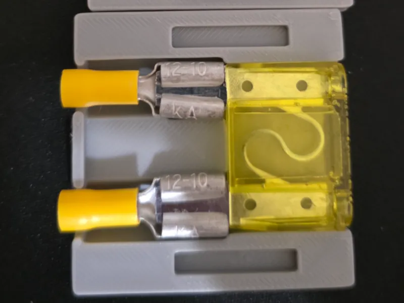 Maxi Fuse Holder