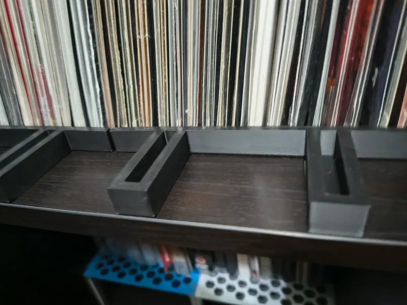 Vinyl backstop Kallax