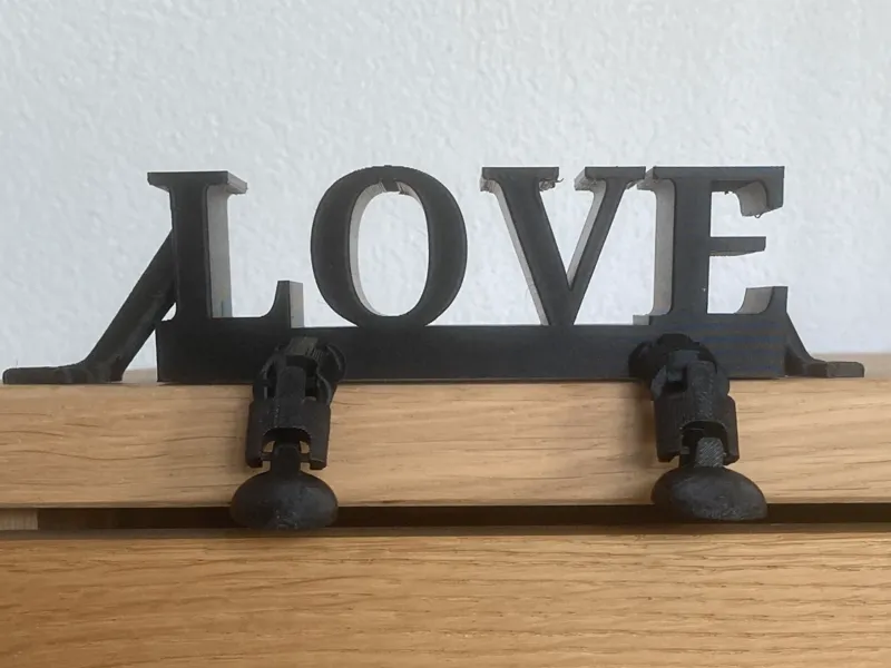 Love sitzend 