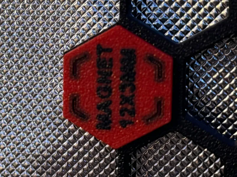 Honeycomb Wall Magnet Insert