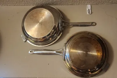 8in Saucer Pan horizontal wall mount