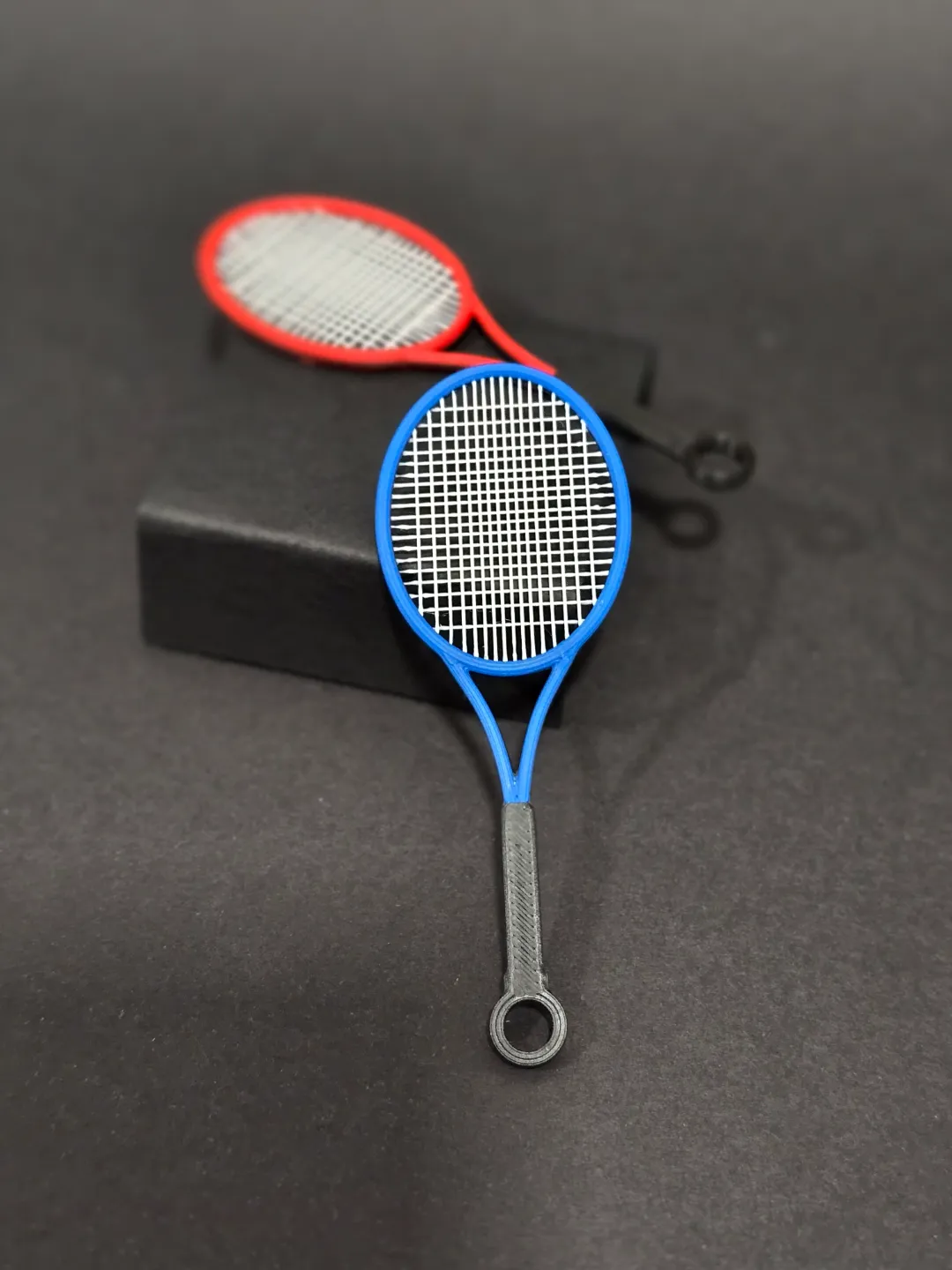 Tenis racket keychain, earring, necklace view 2
