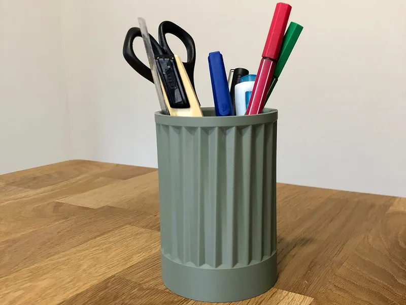 Simple and clean pencil holder
