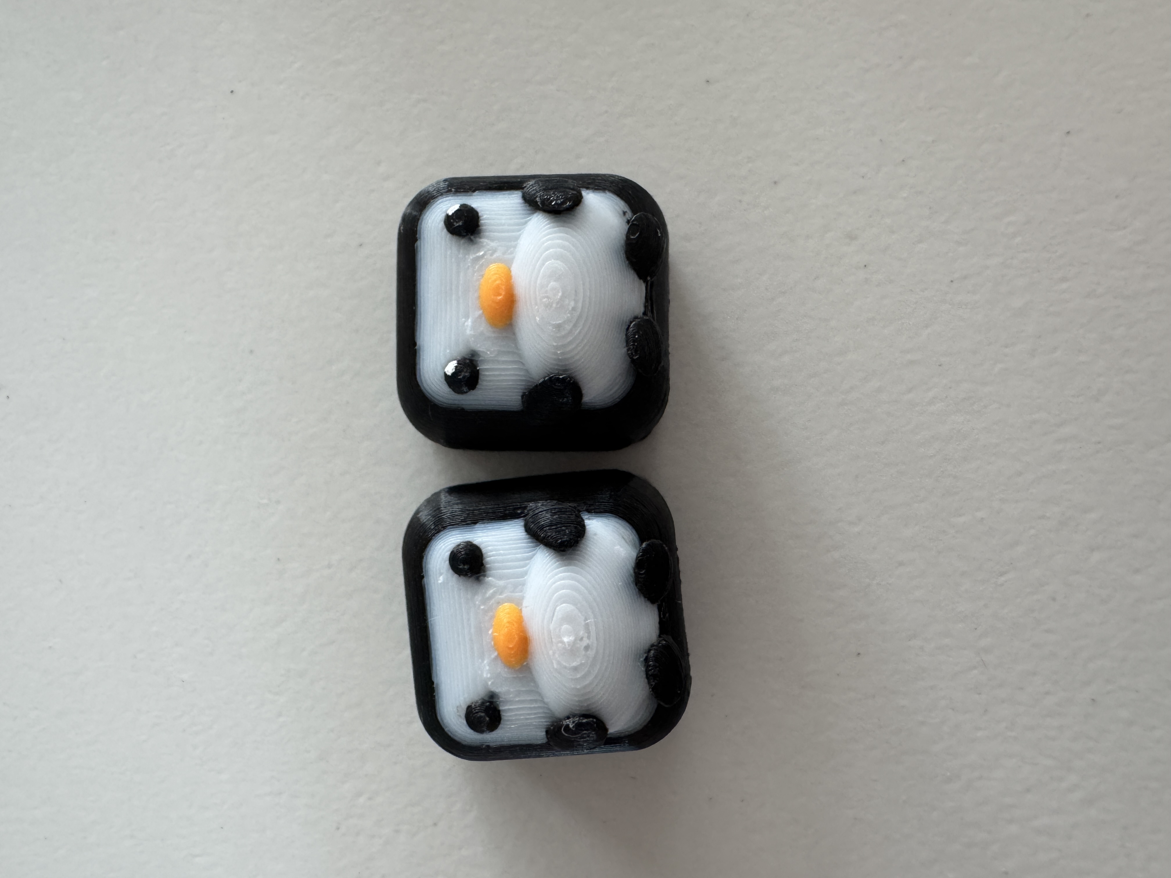 Miniatura 3 do modelo 3D Cute Penguin Keycap
